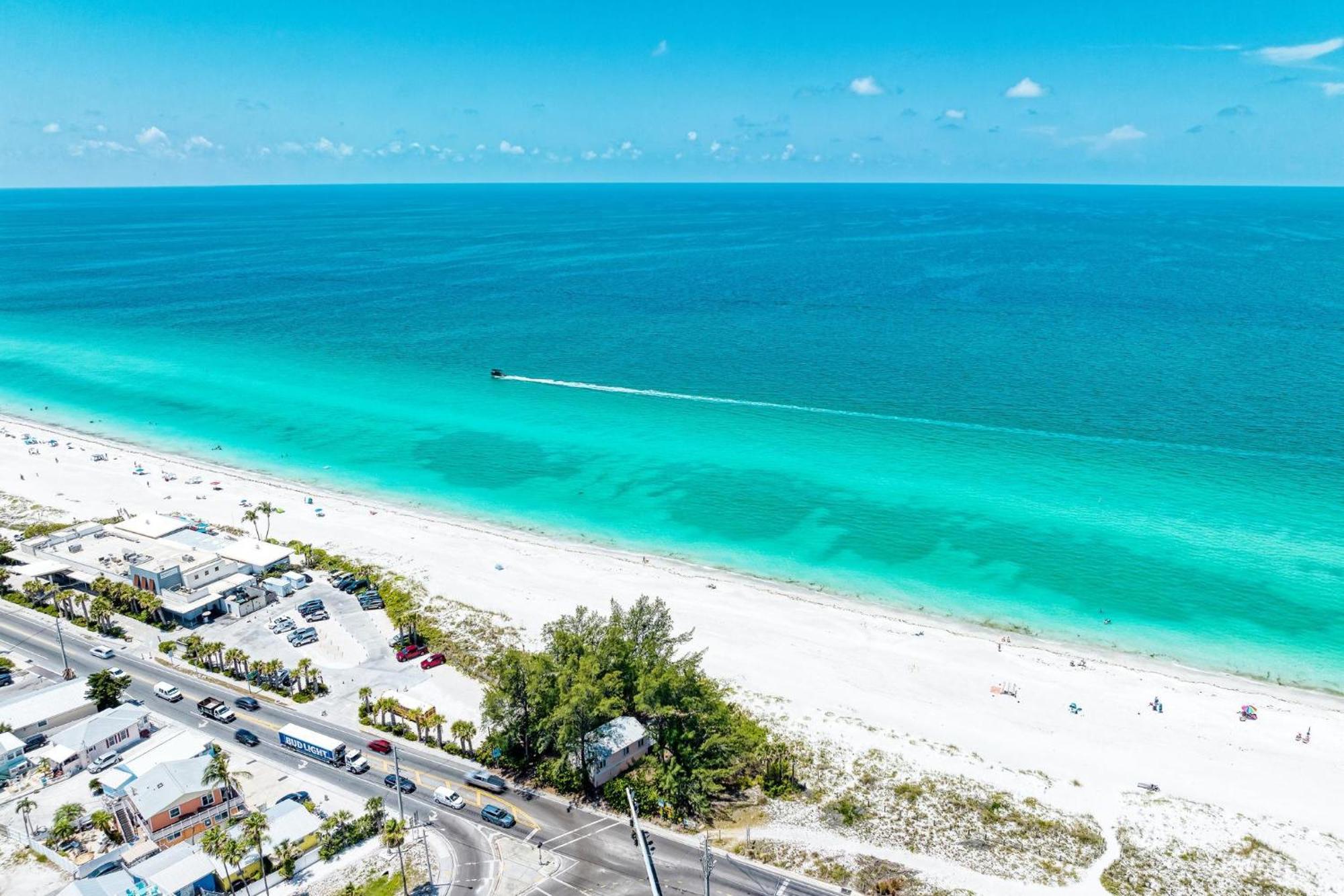 Anna Maria Island Runaway Tropical Dream-One Minute Walk To The Beach-Heated Pool Bradenton Beach Exterior foto