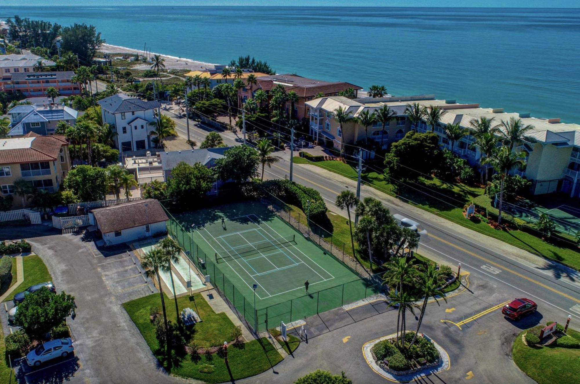 Anna Maria Island Runaway Tropical Dream-One Minute Walk To The Beach-Heated Pool Bradenton Beach Exterior foto