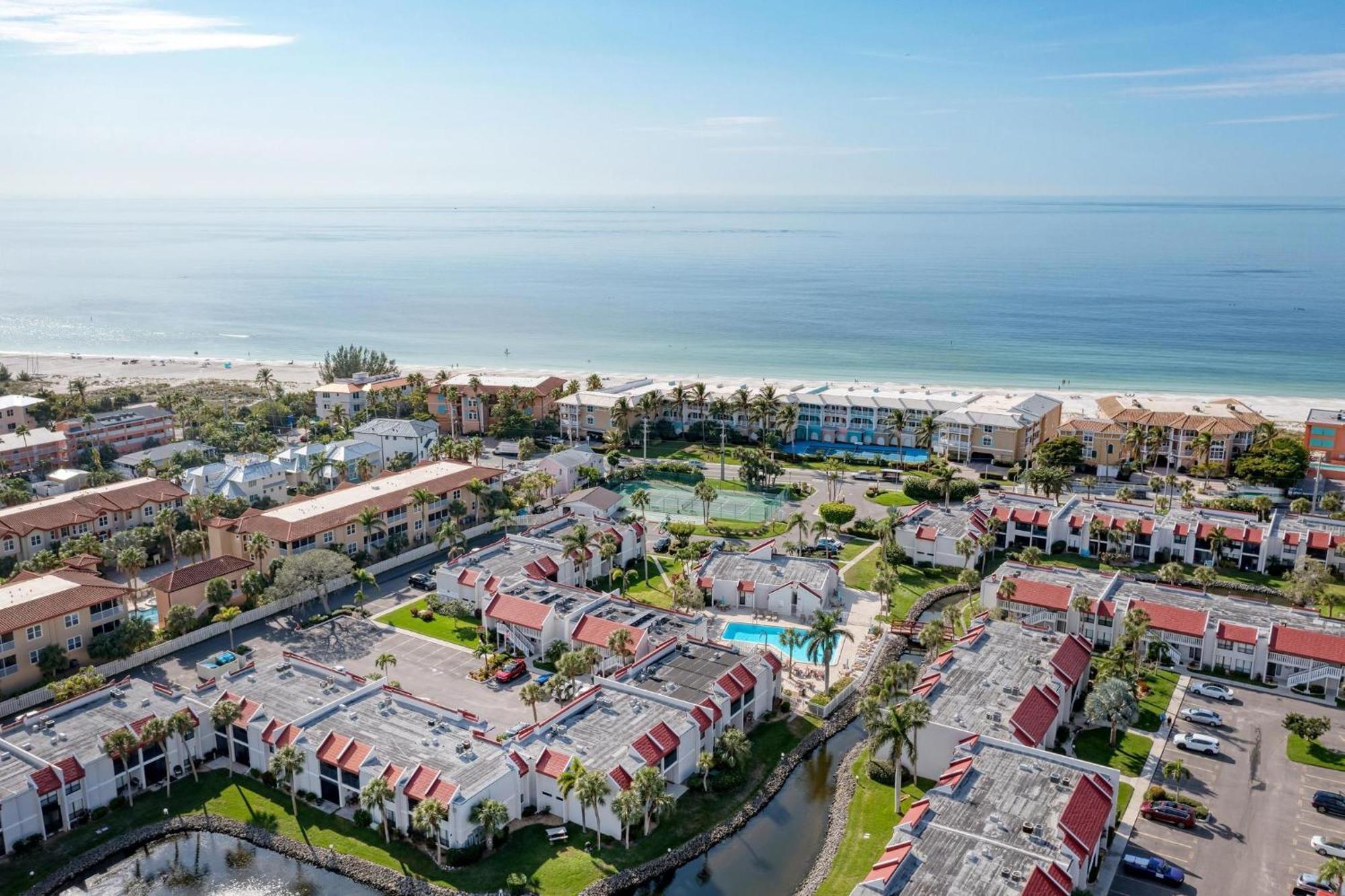 Anna Maria Island Runaway Tropical Dream-One Minute Walk To The Beach-Heated Pool Bradenton Beach Exterior foto