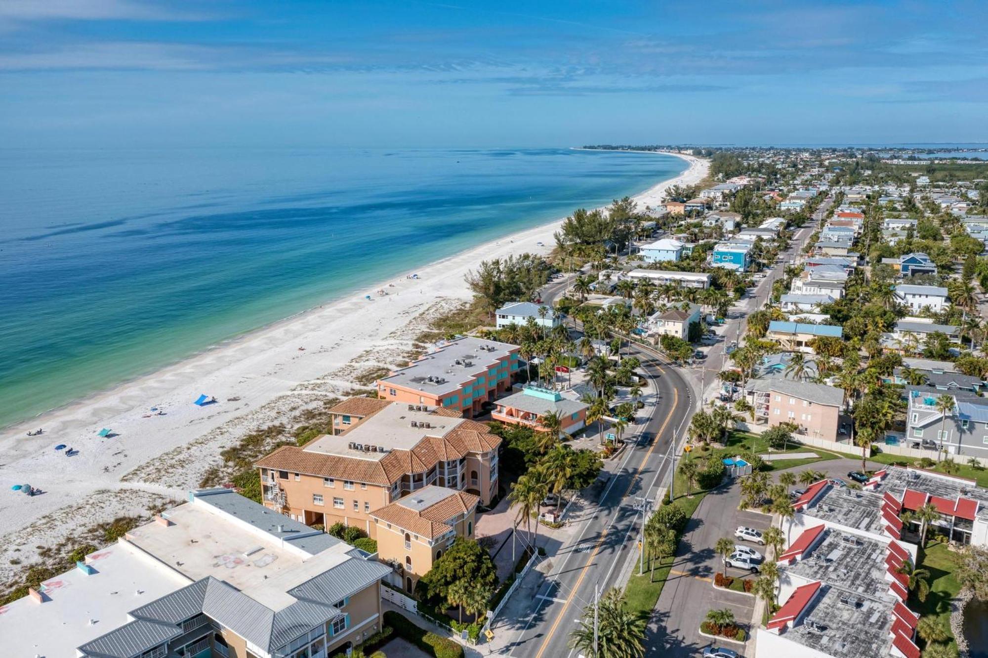 Anna Maria Island Runaway Tropical Dream-One Minute Walk To The Beach-Heated Pool Bradenton Beach Exterior foto