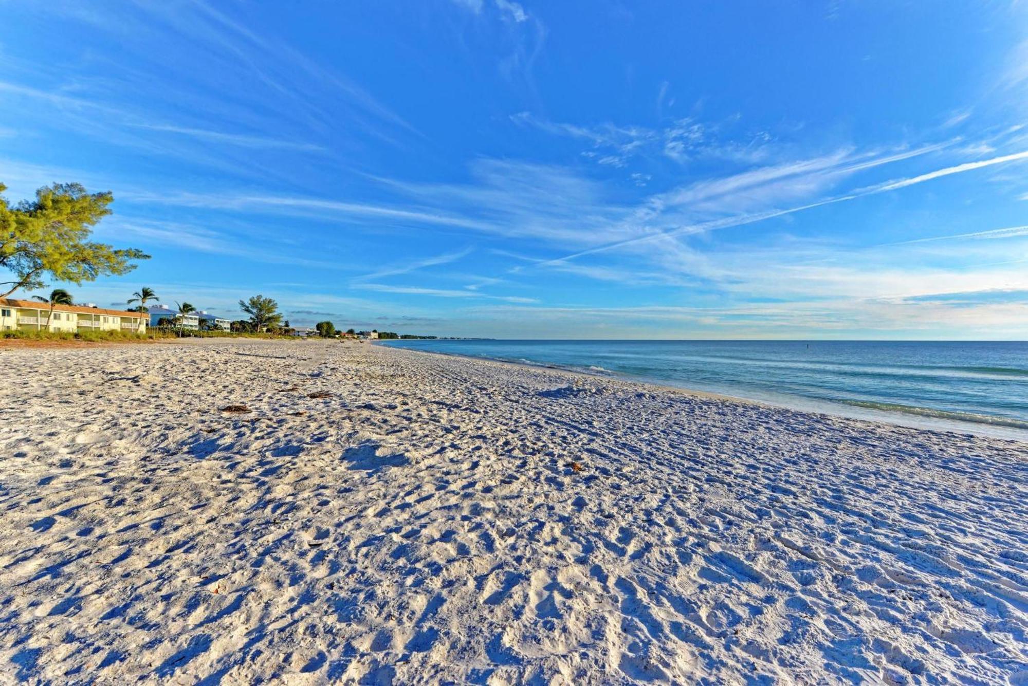 Anna Maria Island Runaway Tropical Dream-One Minute Walk To The Beach-Heated Pool Bradenton Beach Exterior foto